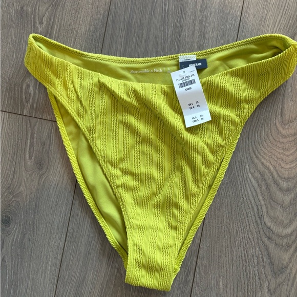 NWT Abercrombie & Fitch Moderate Bikini Bottoms Size Large Textured Yellow Green - Picture 1 of 5